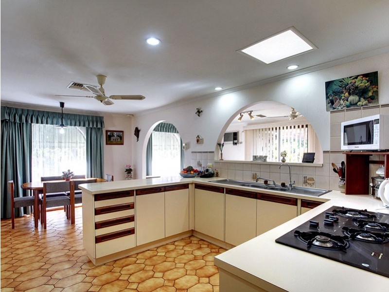 1 Merinda Court, Morphett Vale SA 5162