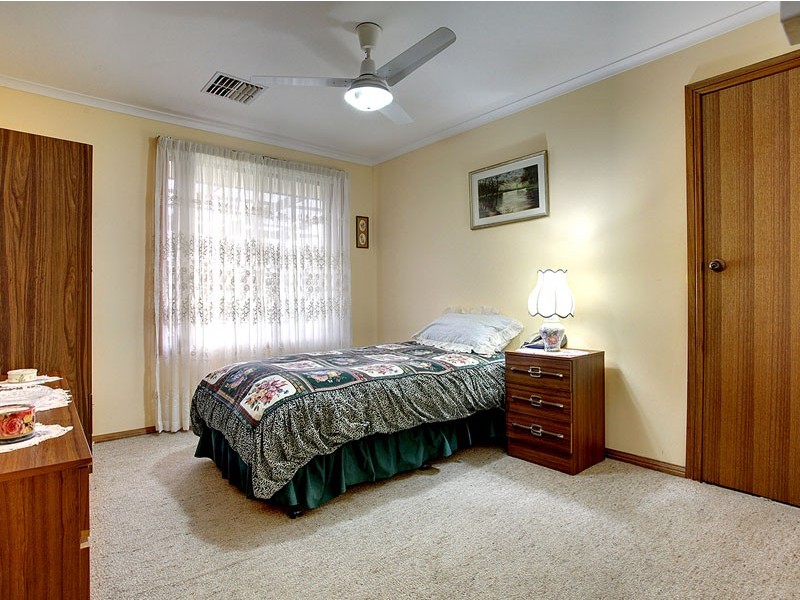 1 Merinda Court, Morphett Vale SA 5162