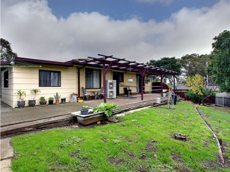 1 Merinda Court, Morphett Vale SA 5162