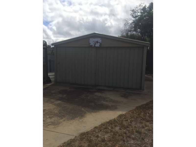 17 Charles St, Christie Downs SA 5164