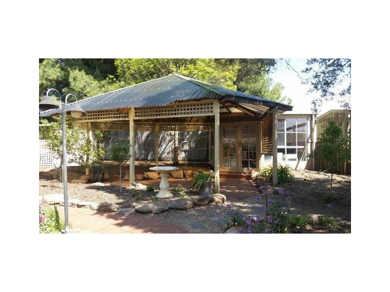 4 Semmens Road, Mclaren Vale SA 5171