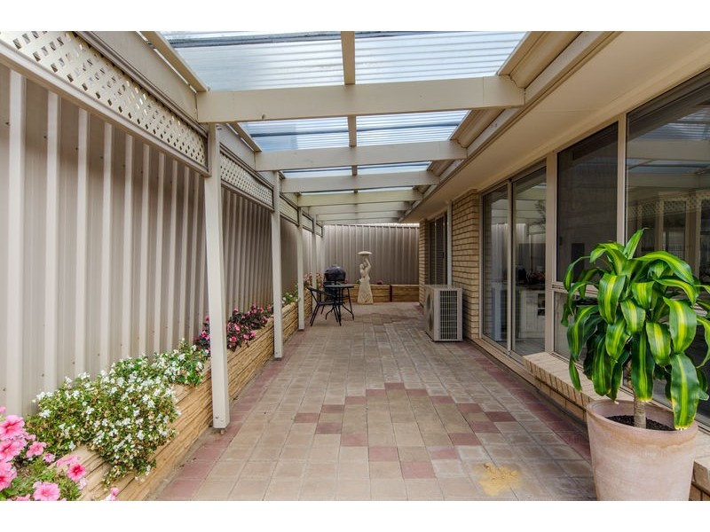 100 Penneys Hill Road (10 Mercedes Court), Hackham SA 5163