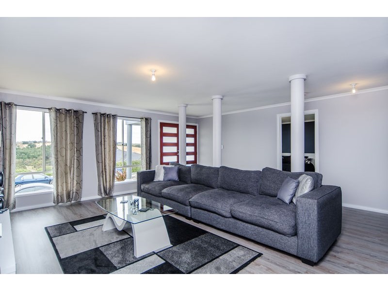 82 George Francis Drive, Mount Compass SA 5210