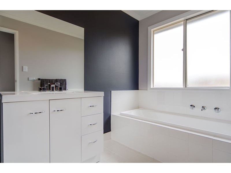 82 George Francis Drive, Mount Compass SA 5210