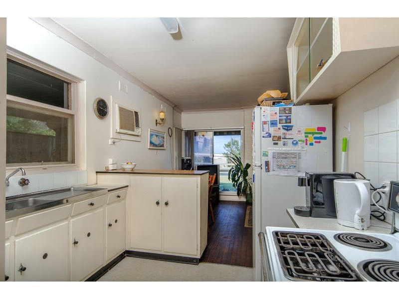 18 Commercial Road, Port Noarlunga South SA 5167