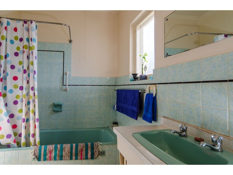 18 Commercial Road, Port Noarlunga South SA 5167