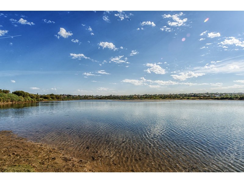 18 Commercial Road, Port Noarlunga South SA 5167