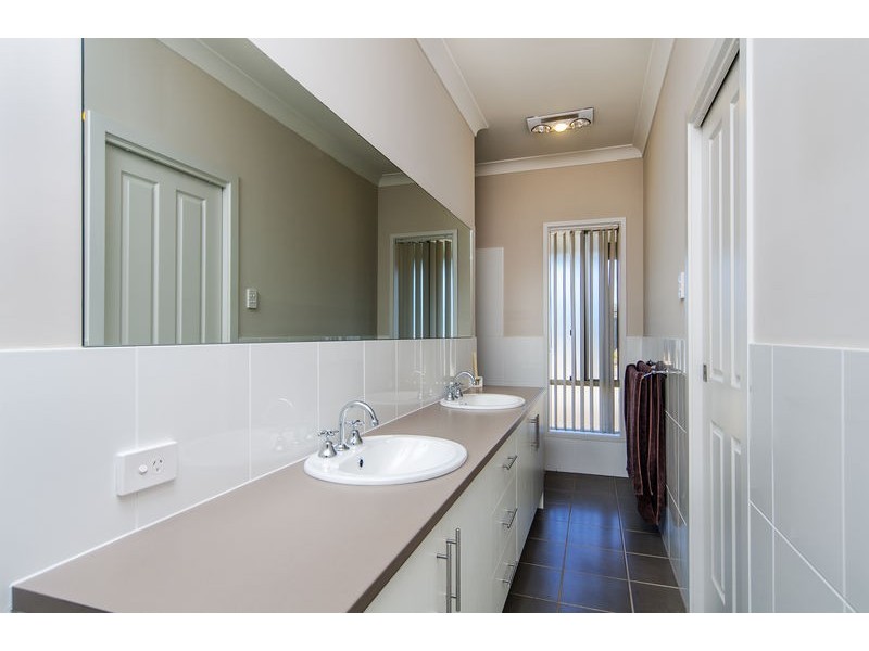 8 Swift Grove, Mclaren Flat SA 5171