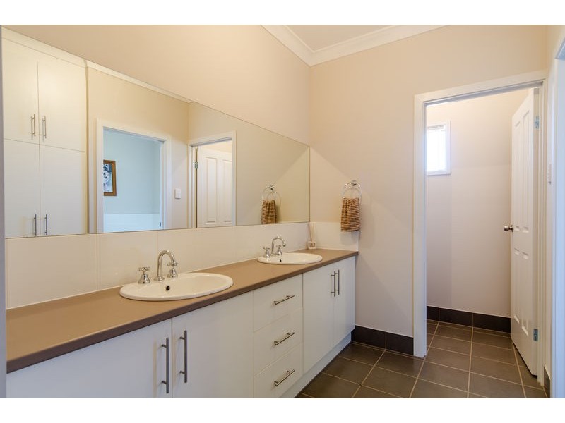 8 Swift Grove, Mclaren Flat SA 5171