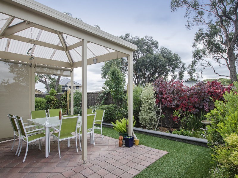 10 Acacia Ave, Flagstaff Hill SA 5159