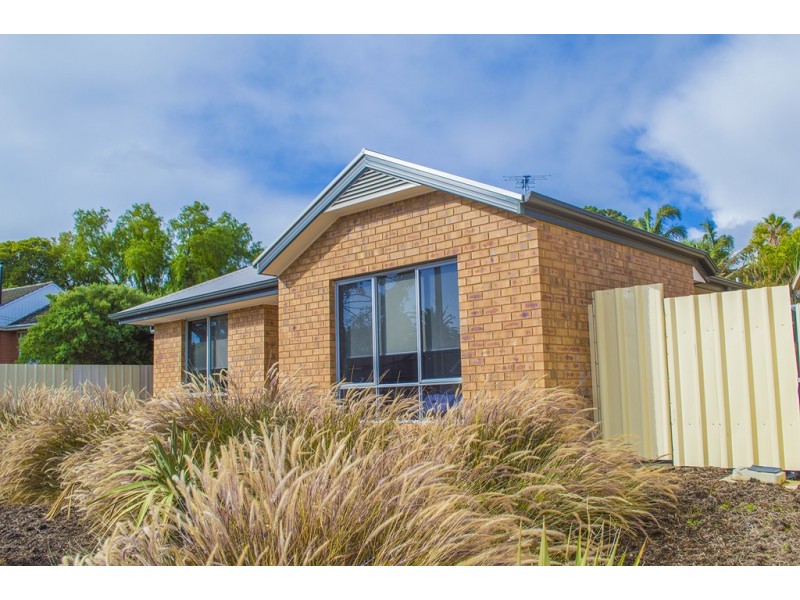 2 Clive Street, Morphett Vale SA 5162