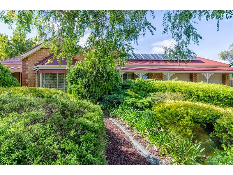 1 Sea Eagle Crescent, Seaford Rise SA 5169
