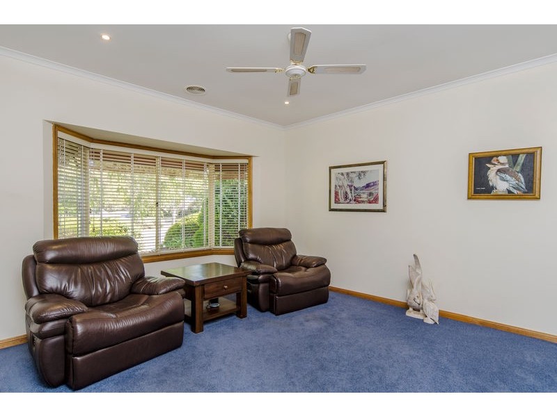 1 Sea Eagle Crescent, Seaford Rise SA 5169