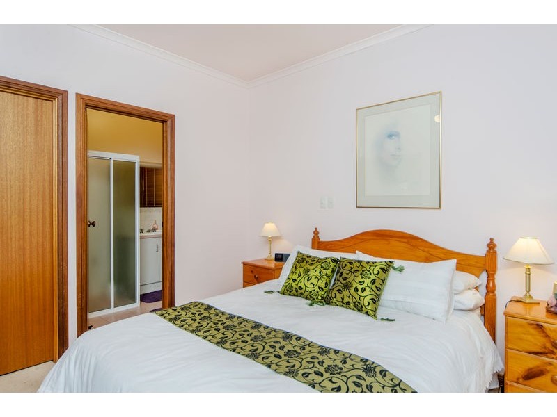 1 Sea Eagle Crescent, Seaford Rise SA 5169