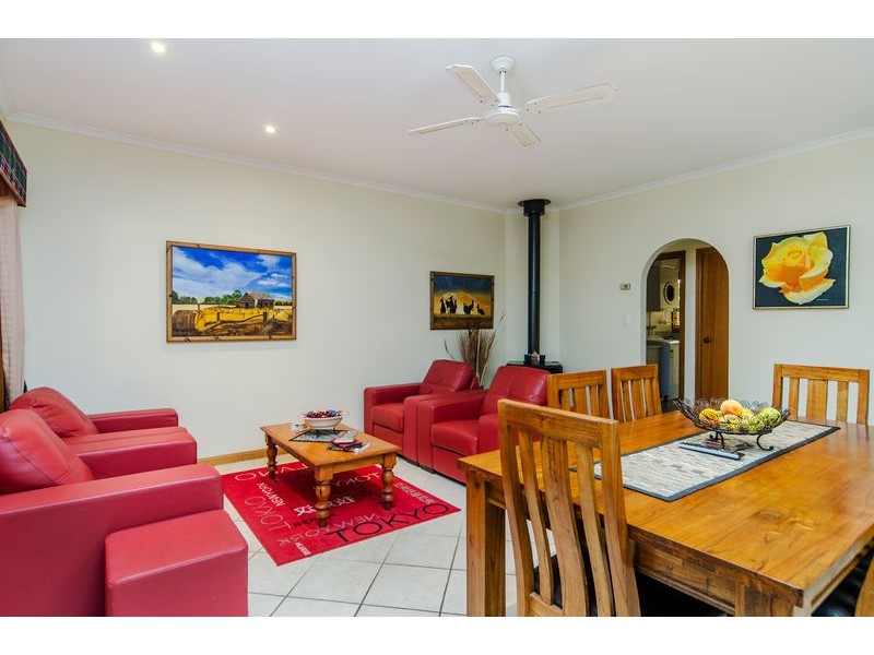 1 Sea Eagle Crescent, Seaford Rise SA 5169