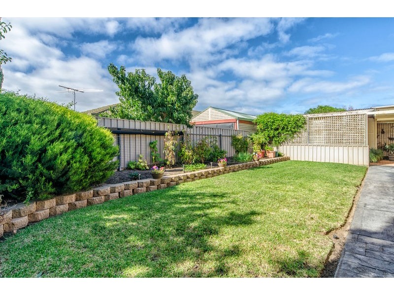 1 Sea Eagle Crescent, Seaford Rise SA 5169