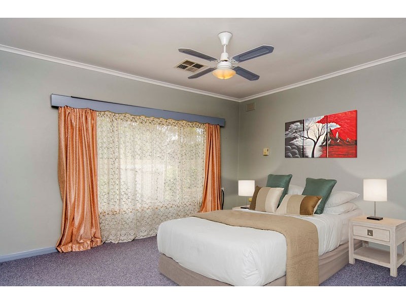 19 Edwina Drive, Morphett Vale SA 5162