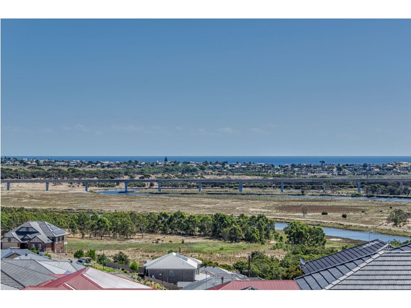 2 Corrimal Avenue, Noarlunga Downs SA 5168