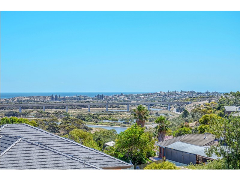 2 Corrimal Avenue, Noarlunga Downs SA 5168