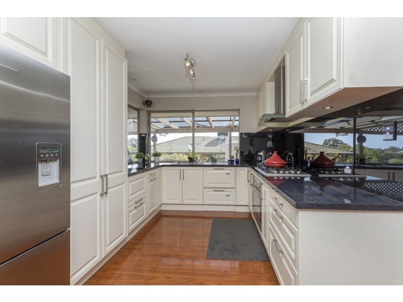 16 Pinto Court, Woodcroft SA 5162