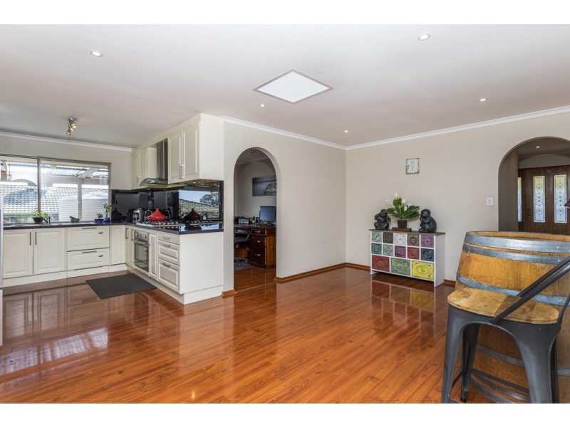 16 Pinto Court, Woodcroft SA 5162
