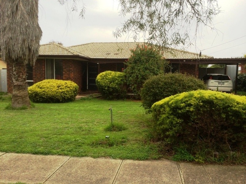 8 Richards Rd, Morphett Vale SA 5162