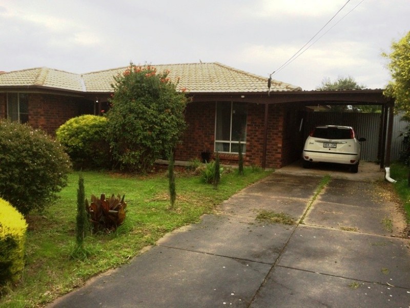 8 Richards Rd, Morphett Vale SA 5162