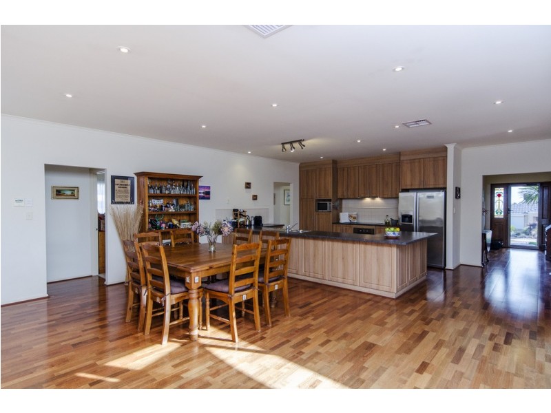 122 Grand Boulevard, Seaford Rise SA 5169