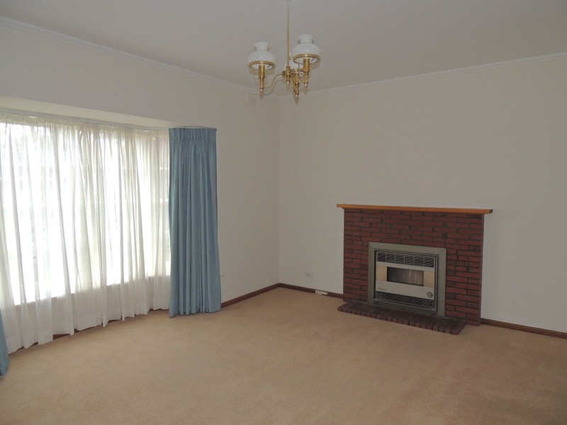 36 Eden Avenue, Bellevue Heights SA 5050