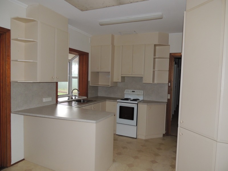 36 Eden Avenue, Bellevue Heights SA 5050