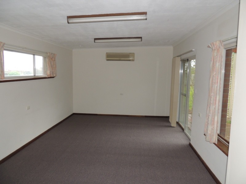 36 Eden Avenue, Bellevue Heights SA 5050