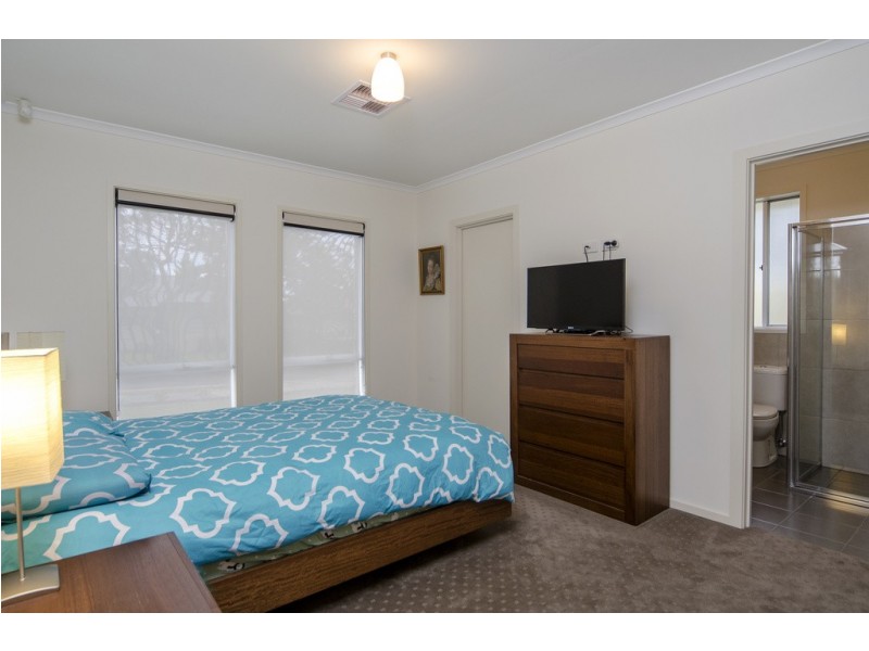 2 Taynton Terrace, Morphett Vale SA 5162