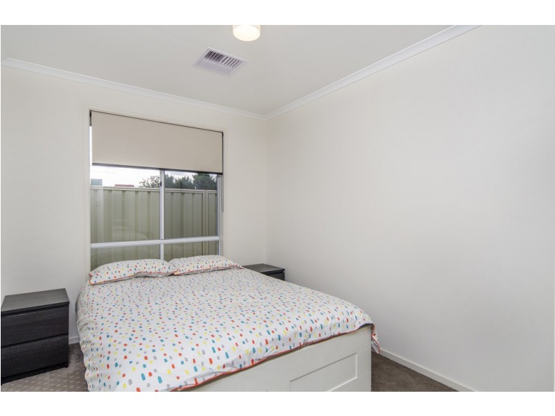 2 Taynton Terrace, Morphett Vale SA 5162