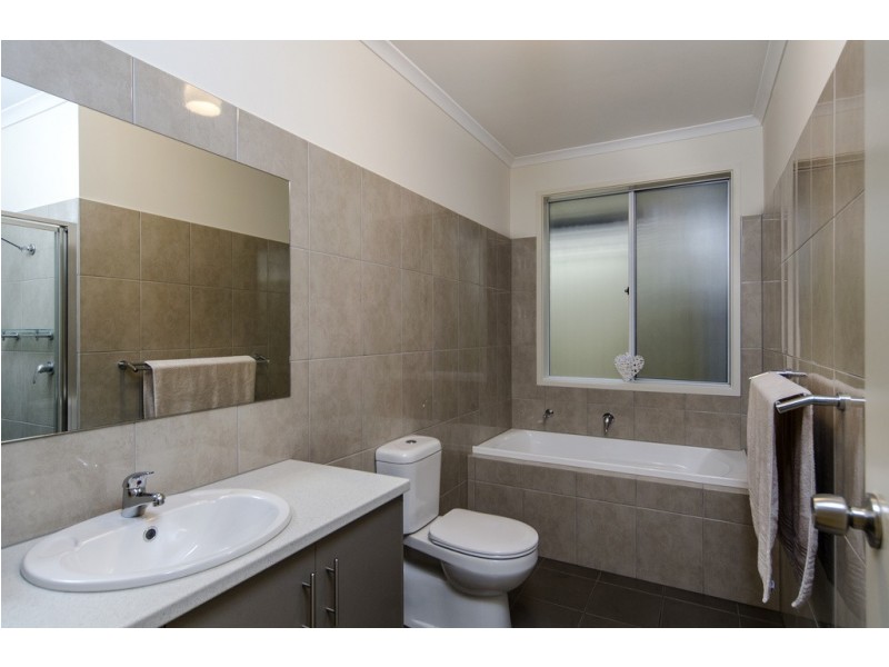 2 Taynton Terrace, Morphett Vale SA 5162