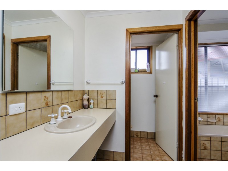 4 Cole Court, Morphett Vale SA 5162