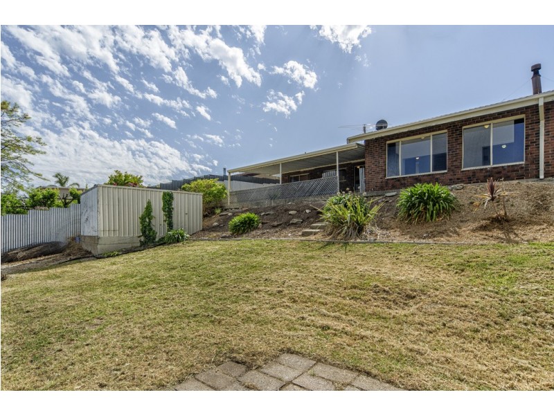 25 Darwendale Street, Huntfield Heights SA 5163