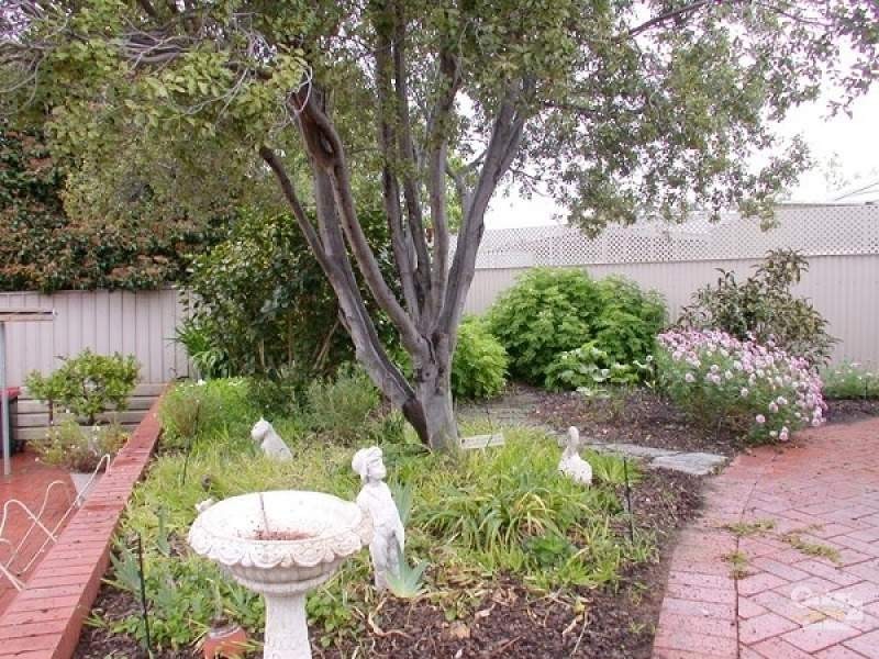 23 Collins Pde, Hackham SA 5163