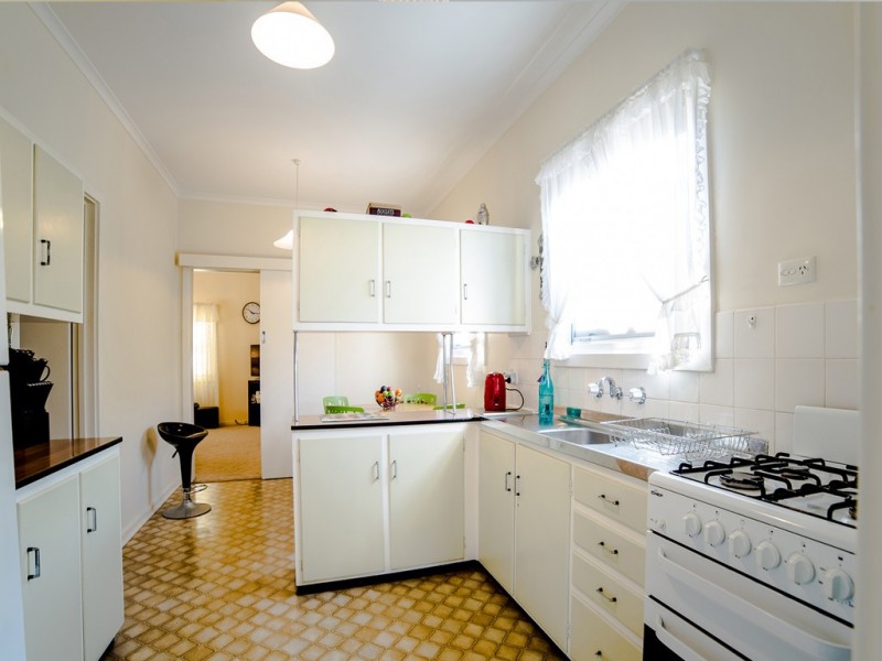 6 Elizabeth Road, Christie Downs SA 5164