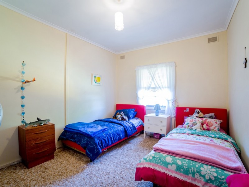 6 Elizabeth Road, Christie Downs SA 5164