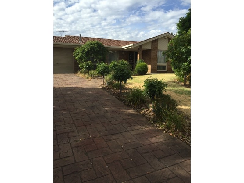 9 Kingsbridge St, Morphett Vale SA 5162