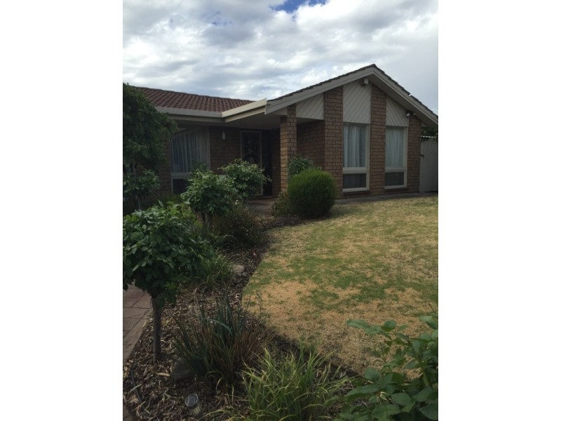 9 Kingsbridge St, Morphett Vale SA 5162