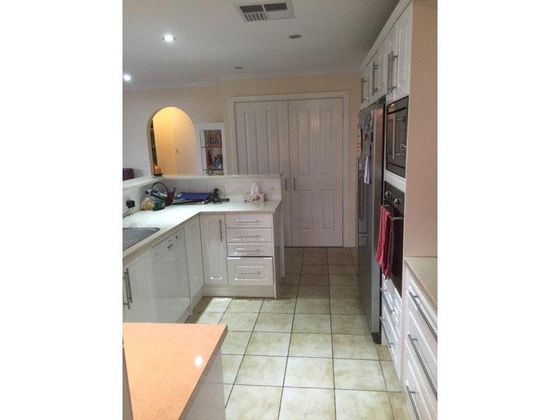 9 Kingsbridge St, Morphett Vale SA 5162