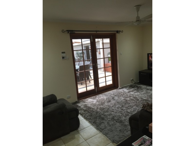 9 Kingsbridge St, Morphett Vale SA 5162