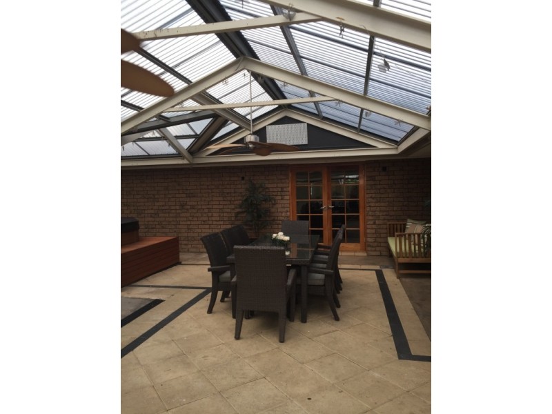 9 Kingsbridge St, Morphett Vale SA 5162