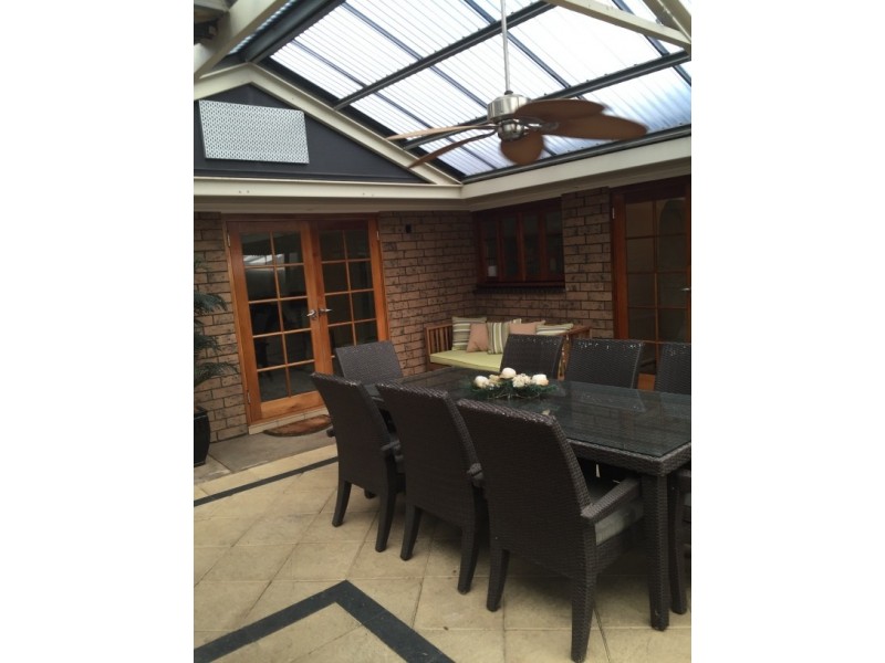 9 Kingsbridge St, Morphett Vale SA 5162