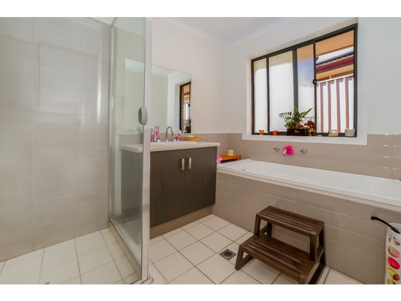 4 Woodrose Court, Huntfield Heights SA 5163