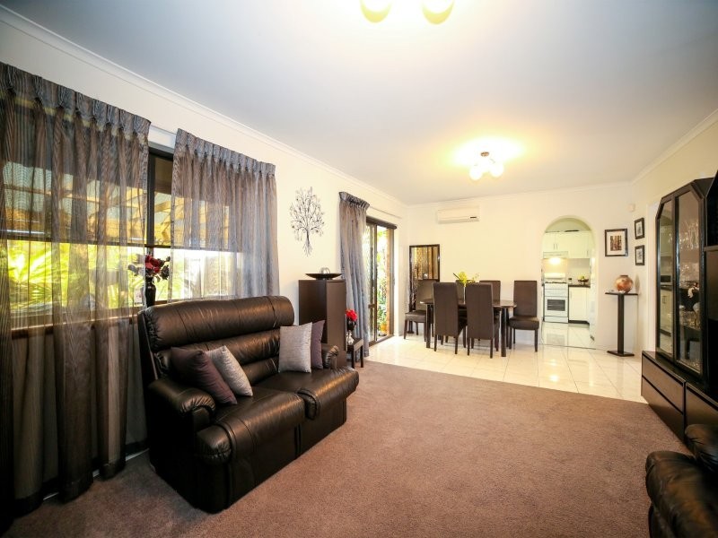 1/9 Crowle Grove, West Lakes Shore SA 5020