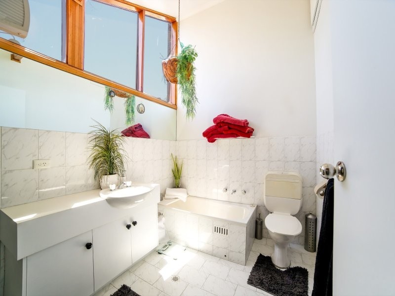 1/9 Crowle Grove, West Lakes Shore SA 5020