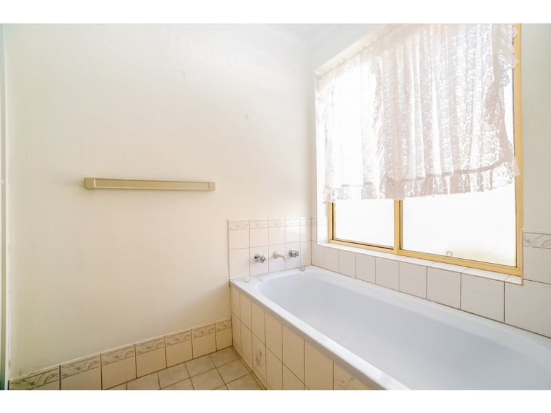 9 Poplar Walk, Seaford SA 5169