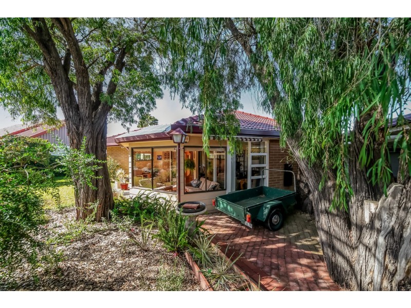 8 Diamond Street, Morphett Vale SA 5162